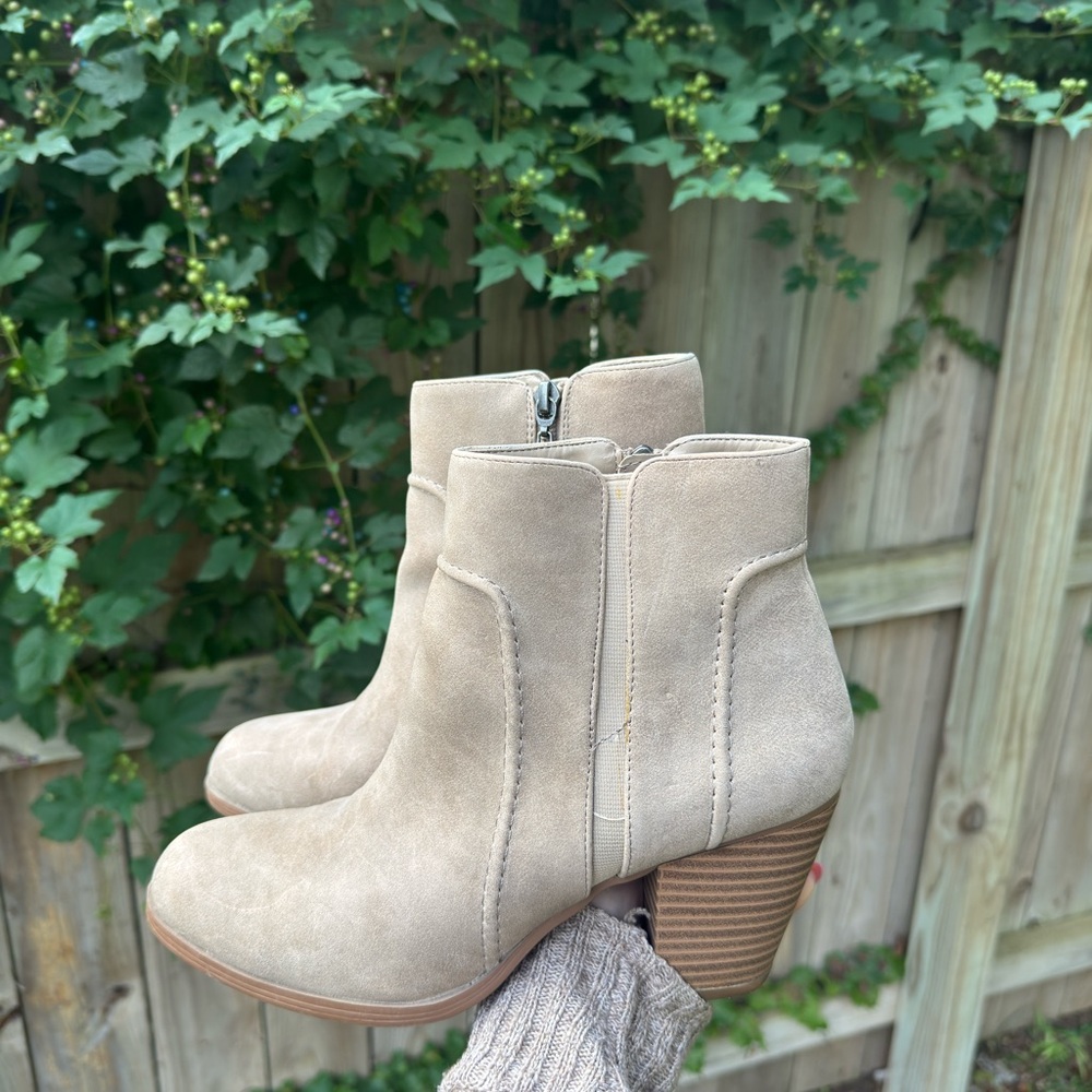 Suede brown tall fall boots heel size 9 women’s